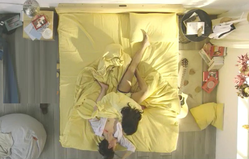 京东某床上用品商家拍的宣传视频火了-cam-『游乐宫』Youlegong.com 第3张